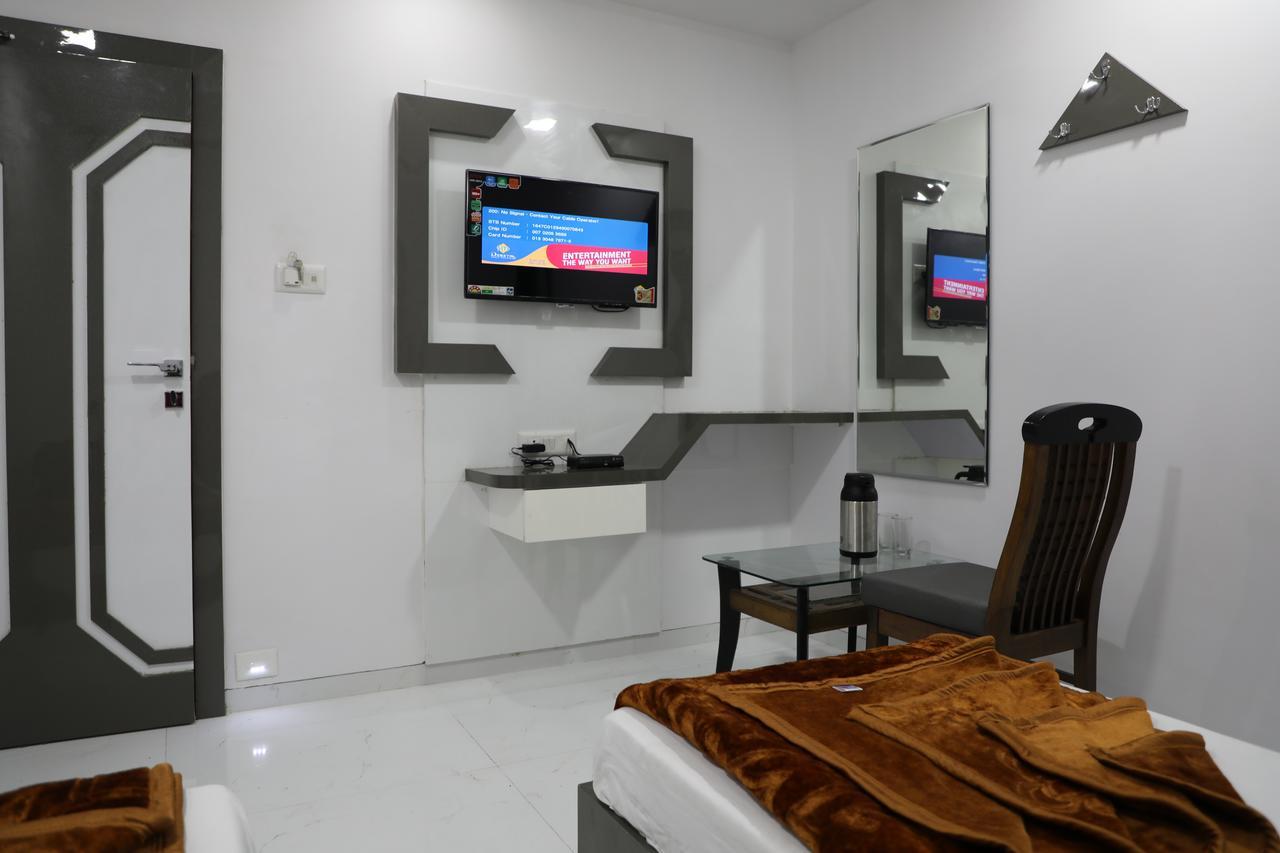 Hotel Pearl Navi Mumbai Eksteriør bilde