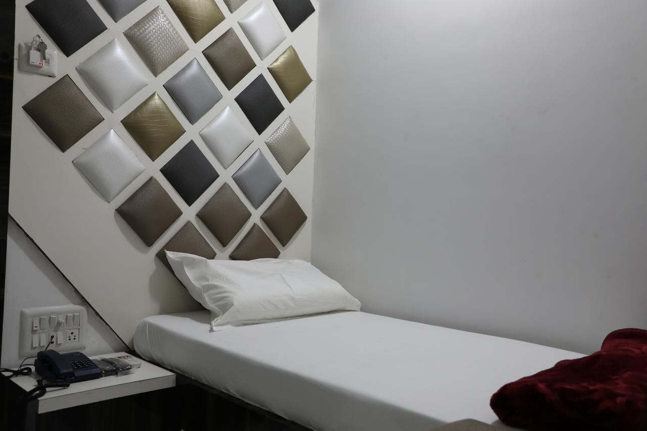 Hotel Pearl Navi Mumbai Eksteriør bilde