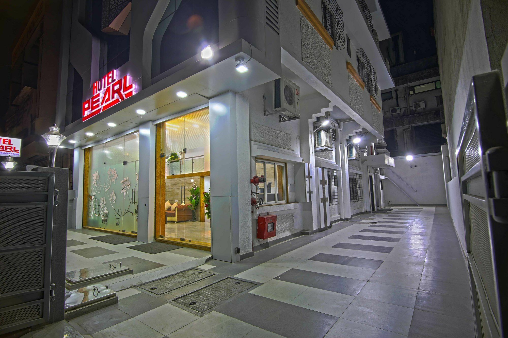 Hotel Pearl Navi Mumbai Eksteriør bilde
